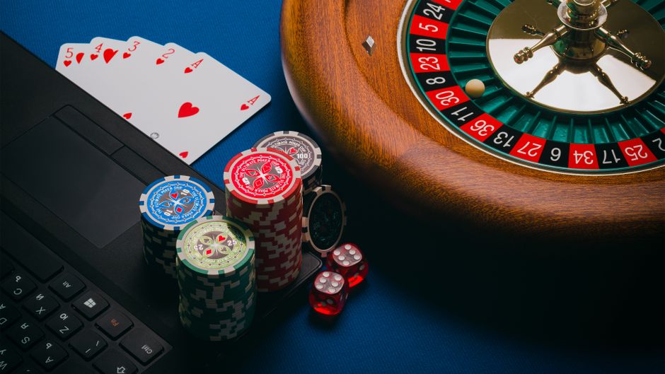 iGaming Uncovered: Slots, Poker, and Smart Betting Tactics